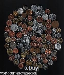 Collection de 200 pièces de monnaie du monde entier UNC de différents pays en Afrique, en Asie et en Europe.